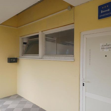 شقة Sunset Delight In Old Town زادار المظهر الخارجي الصورة